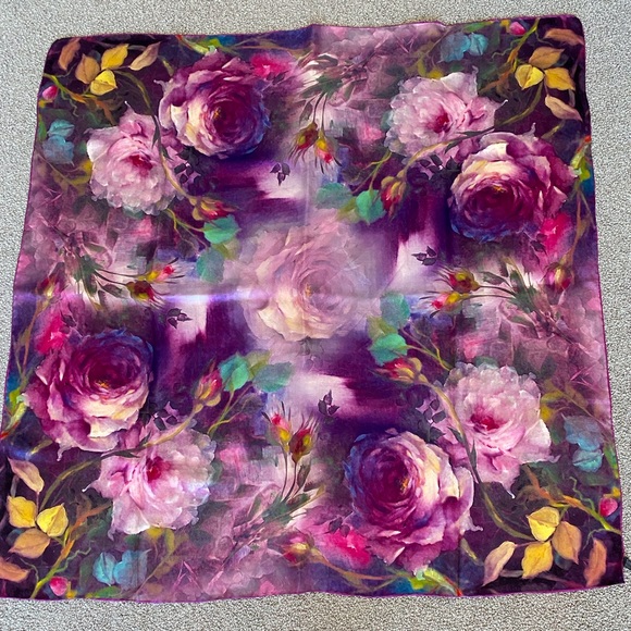 Silk printed scarf - Picture 2 of 6